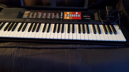 Piano YAMAHA