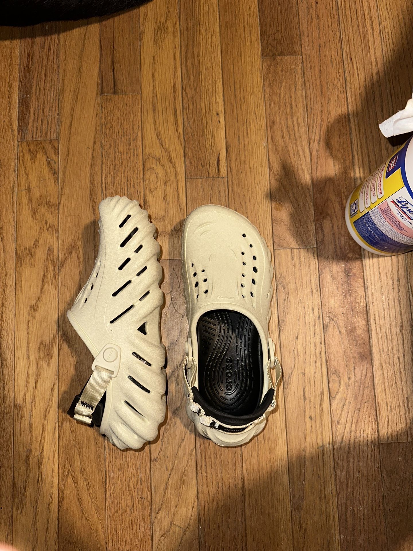 echo clog crocs M:6 or W8