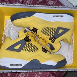 Jordan 4 Lightning