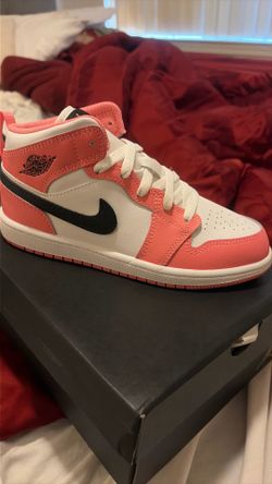 Sz 2Y girl Jordan shoe