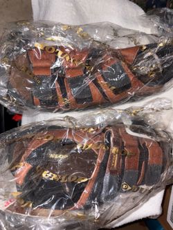New. Mens size 8 golf sandals. (Box is tattered)