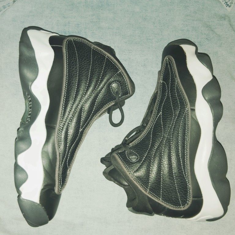 NIKE AIR JORDON PRO STRONG 5.5 BOYS( 7 WOMAN)