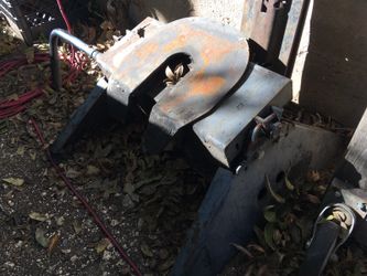 Ft wheel hitch , 5th wheel hitch