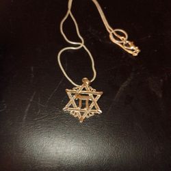 Star on a necklace brand new