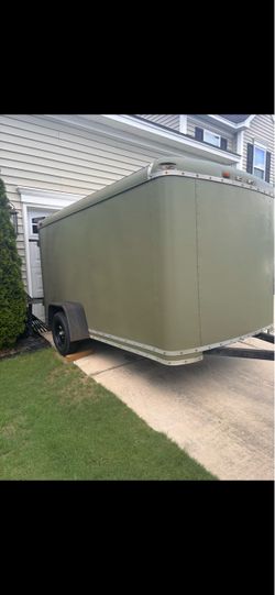 Enclosed trailer