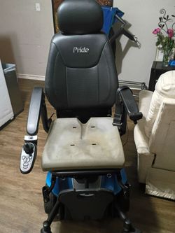 Electric wheelchair