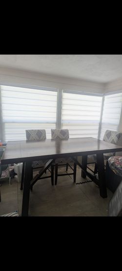 Table with 6chairs