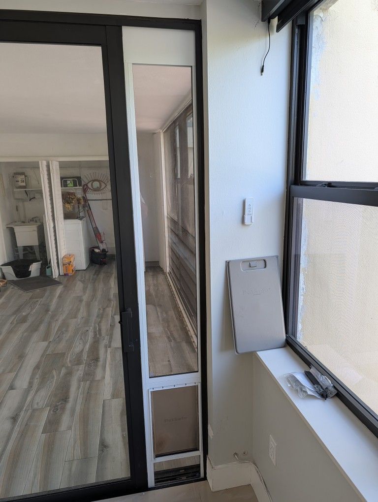 Pet safe Sliding Glass Pet Door Large 91 7/16" To 96"