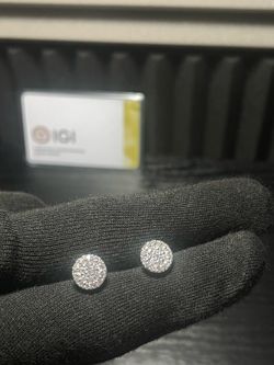 9mm IGI‑Certified Lab‑Grown Diamond Cluster Earrings – 0.68 CTW - 925 Silver