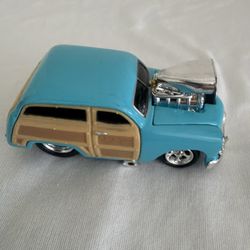 Funline 2001 Muscle Machines '50 Ford Woody Diecast