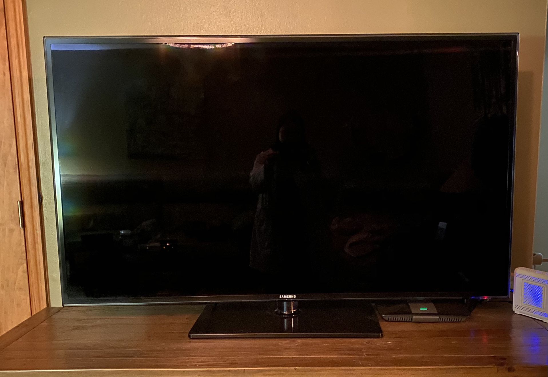 Samsung 55 Inch TV, Older Model Still Works Great