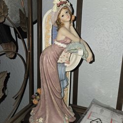 Giovanni Collection Porcelain Figurine – Victorian Lady