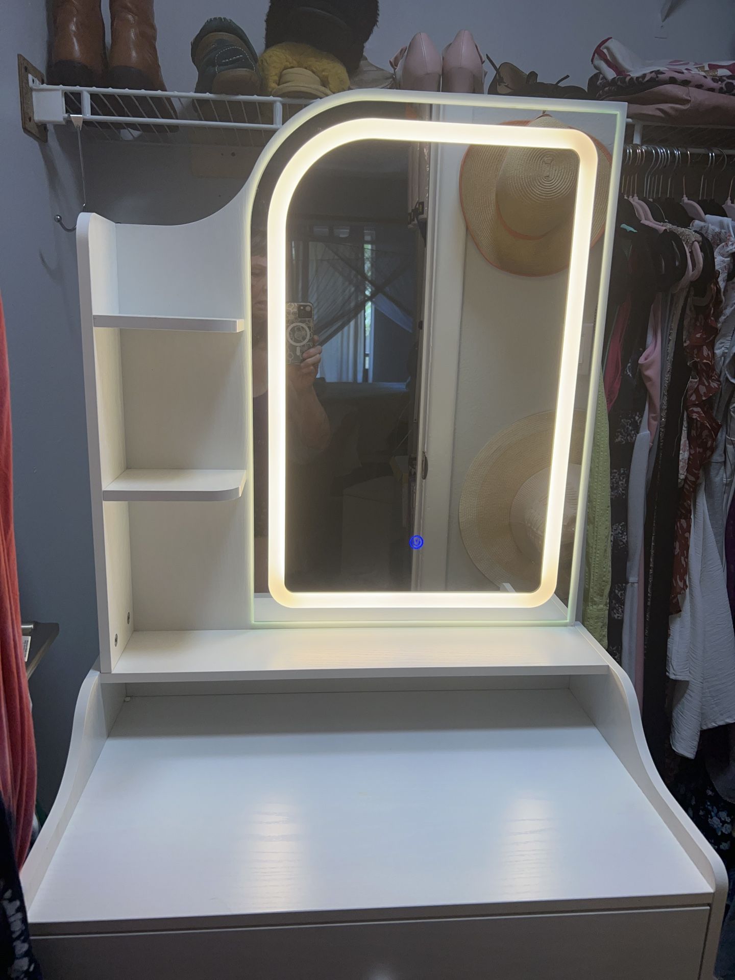 GREAT PATITE VANITY ALMIST BRAND NEW.