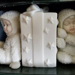 Snowbabies Collectable • "Waiting For Christmas"