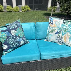 Outdoor Wicker Patio Couch Perfect Condition 