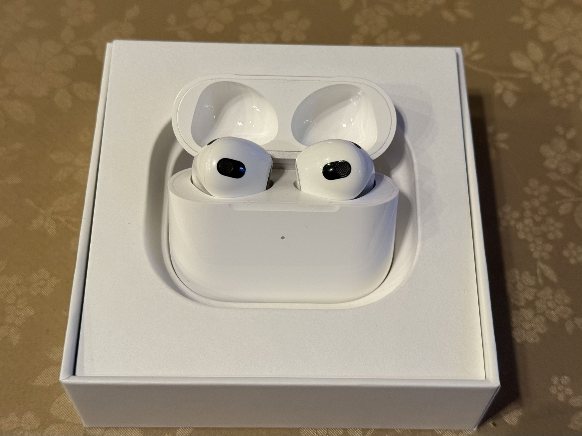 Apple Airpods 3rd Gen Earbuds
