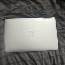 Apple MacBook