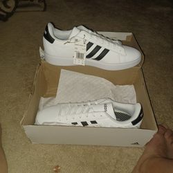 Size 13 Men's Adidas Grand Court 2.0 for Sale in Las Vegas, NV - OfferUp