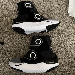 Nike Hyperboot