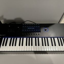Native Instruments S49 MK3 Keyboard