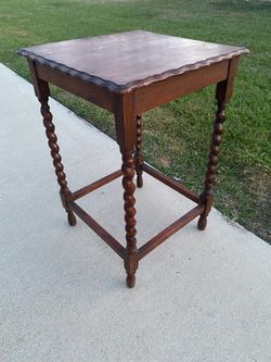 Antique English barley twist spiral leg side end table