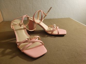 Women's tommy hilfiger ankle strap sandals / Size 8
