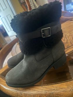UGG Blayne III dark brown.