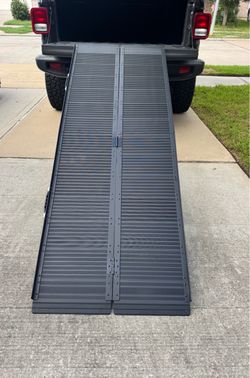 Portable aluminum ramp