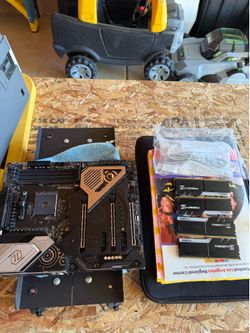 Am4 motherboard / 4 8gb ram sticks