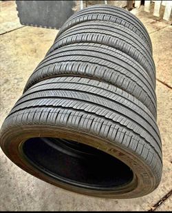 235.45R18 michin brand tires excelente condición %80life set of (4)