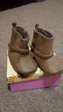 3-6months Carter's baby girl boots