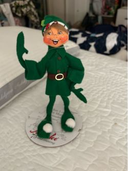 ANNALIE 12 INCH WINTER BERRY GREEN ELF