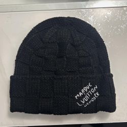 Lv Black Beanie/No Trades