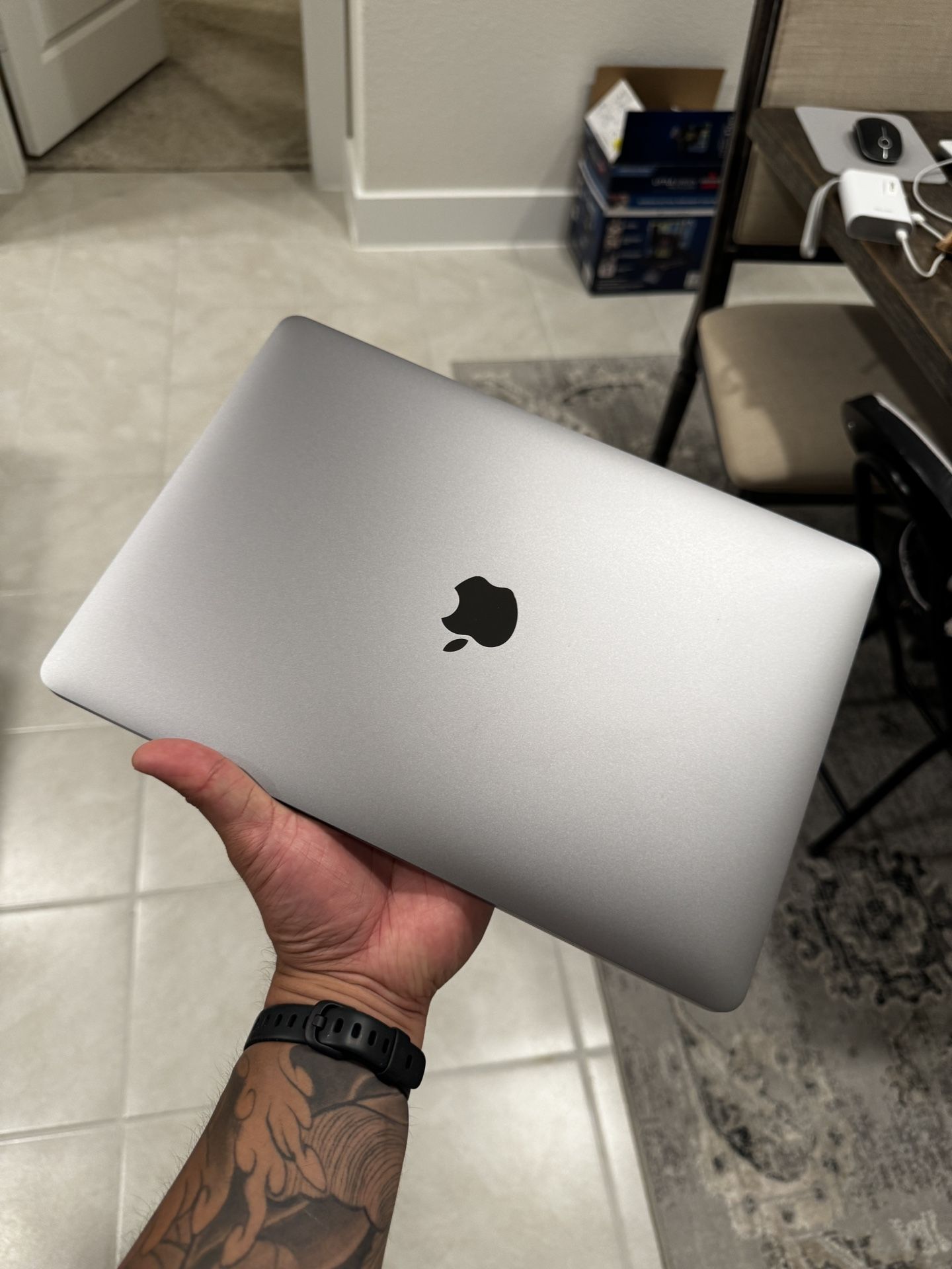 MacBook Pro 2020 M1 13” 1TB 16GB ram