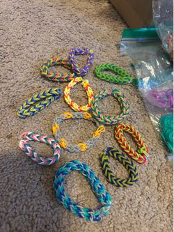 Rubber band bracelet making kit