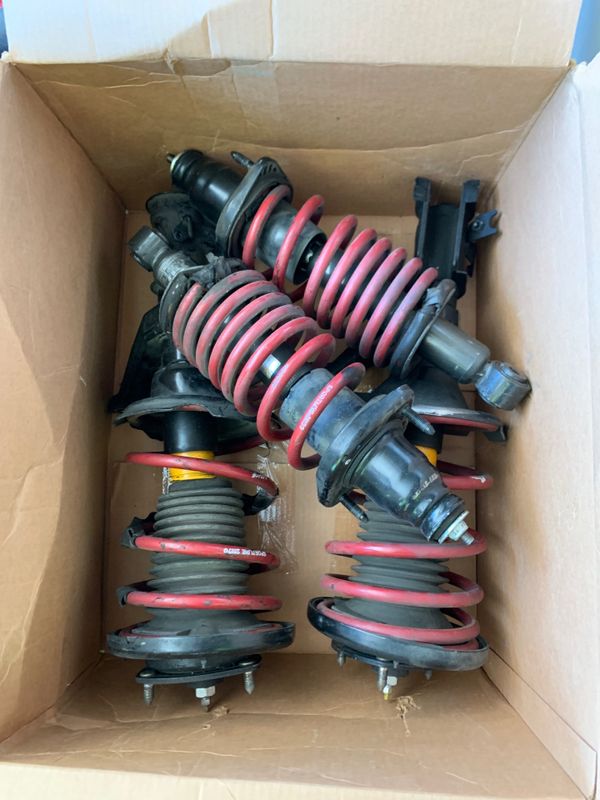 ACURA RSX TYPE S STRUTS WITH LOWERING SPRINGS for Sale in Agua Dulce