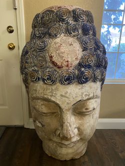 XXLARGE HAND CARVED WOOD BUDDHA HEAD BEAUTIFUL DETAILED BUDDHA BUST   GREAT FOR INTERIOR DECORATION OR GARDEN OR A BUSINESS $6:000.oo  ( HEIGHT 3 FEET