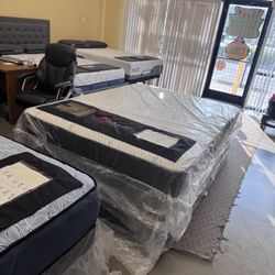 King Mattress And Boxes 