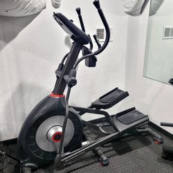 Schwinn 470 Elliptical Excellent Condition 