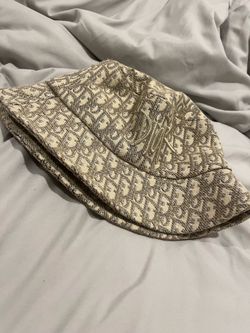 Bucket hat