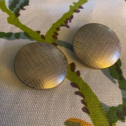 (BB3AA) Vintage Gold Textured Clip On Button Earrings