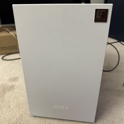 White Mini ITX w/ i7 9700k, ASROCK Z370i, GTX 980 Ti