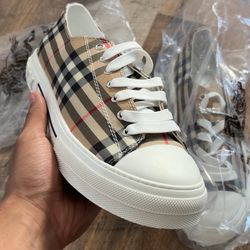 Burberry shoes