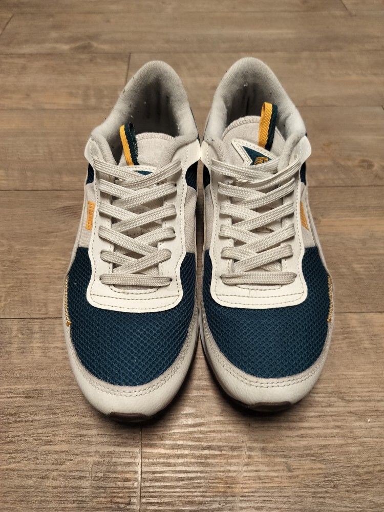 Men's Pumas 