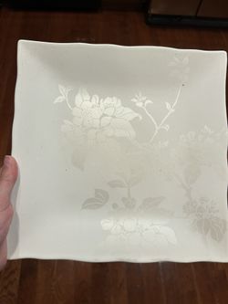 (13) Bella Lux Plum Blossom Platinum Dinner Plates