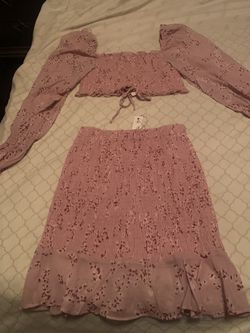 Large Set But It Could Fit A Medium Better