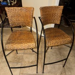 Estate 2 Bar Stools  Chairs 25$ Each, 2 For 40$ - In Good Condition For Indoor Outdoor