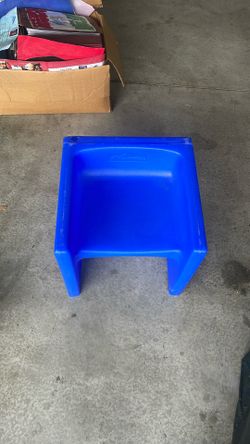 MINI BLUE KIDS CHAIR