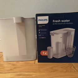 PHILIPS Instant Water Filter Pitcher