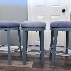 3 Countertop Swivel Stools